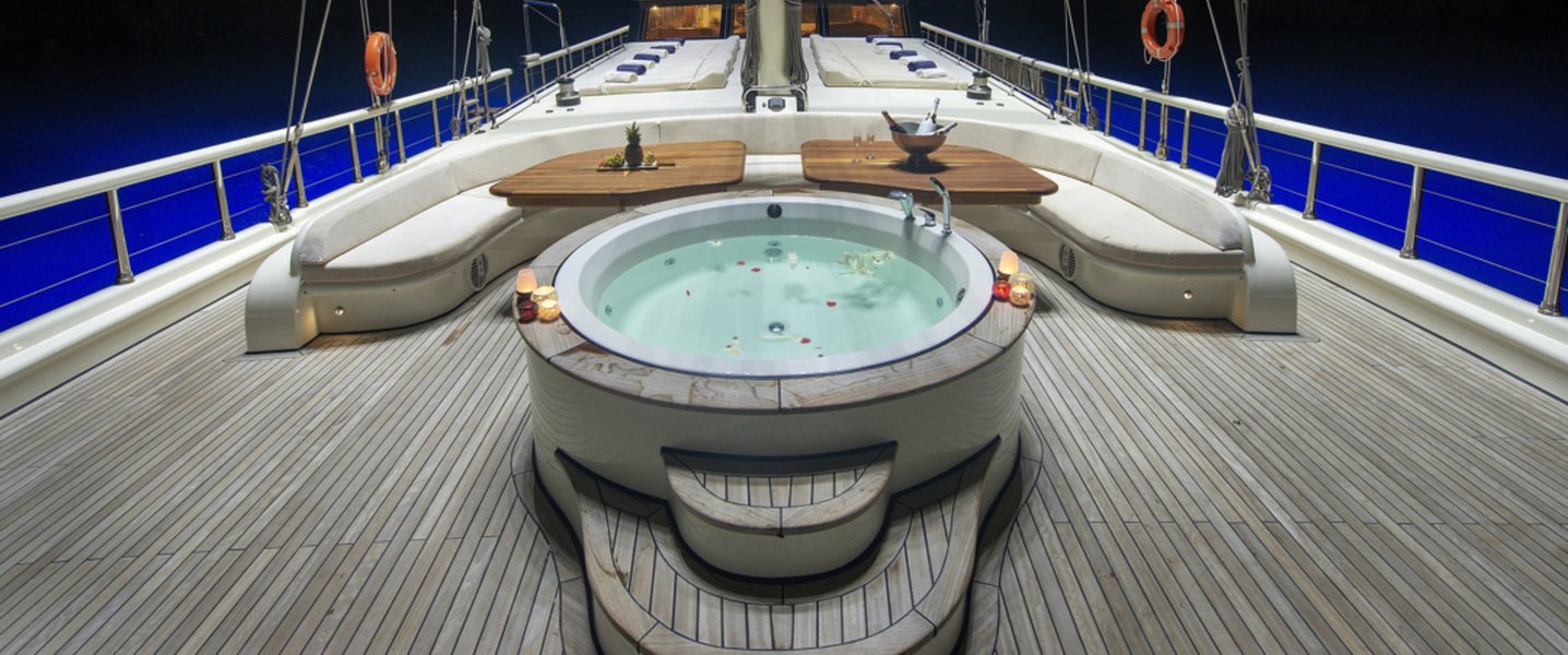 alt_prefix Queen of Salmakis 