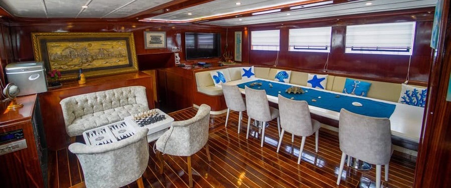 alt_prefix Queen of RTT 