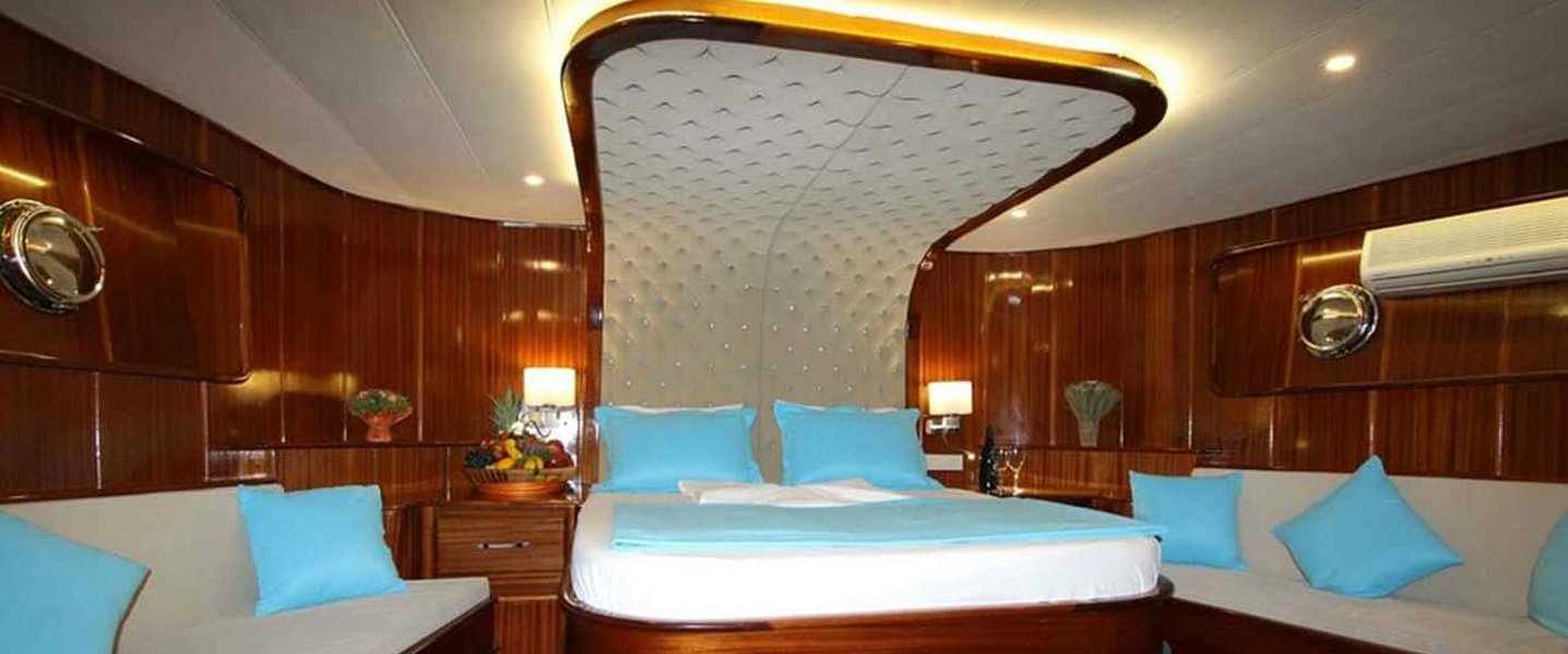 alt_prefix Queen Lila 