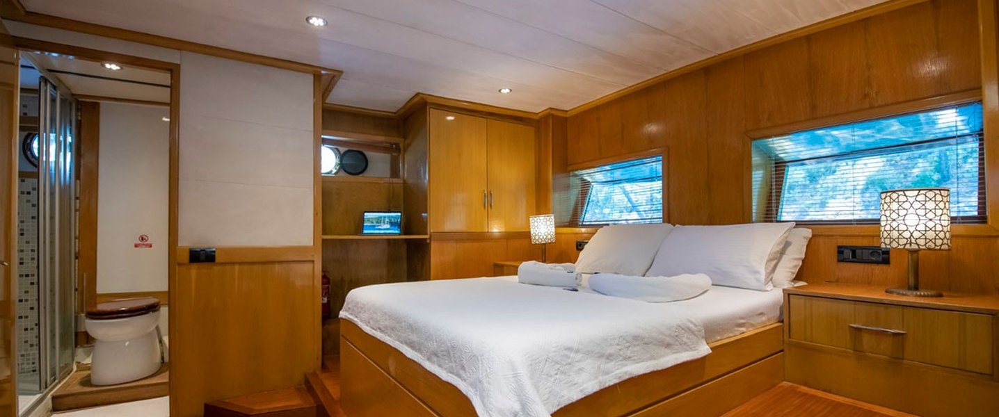 alt_prefix Cemre Mila 