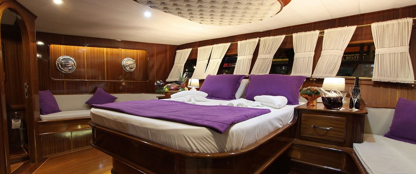 alt_prefix Queen Lila 