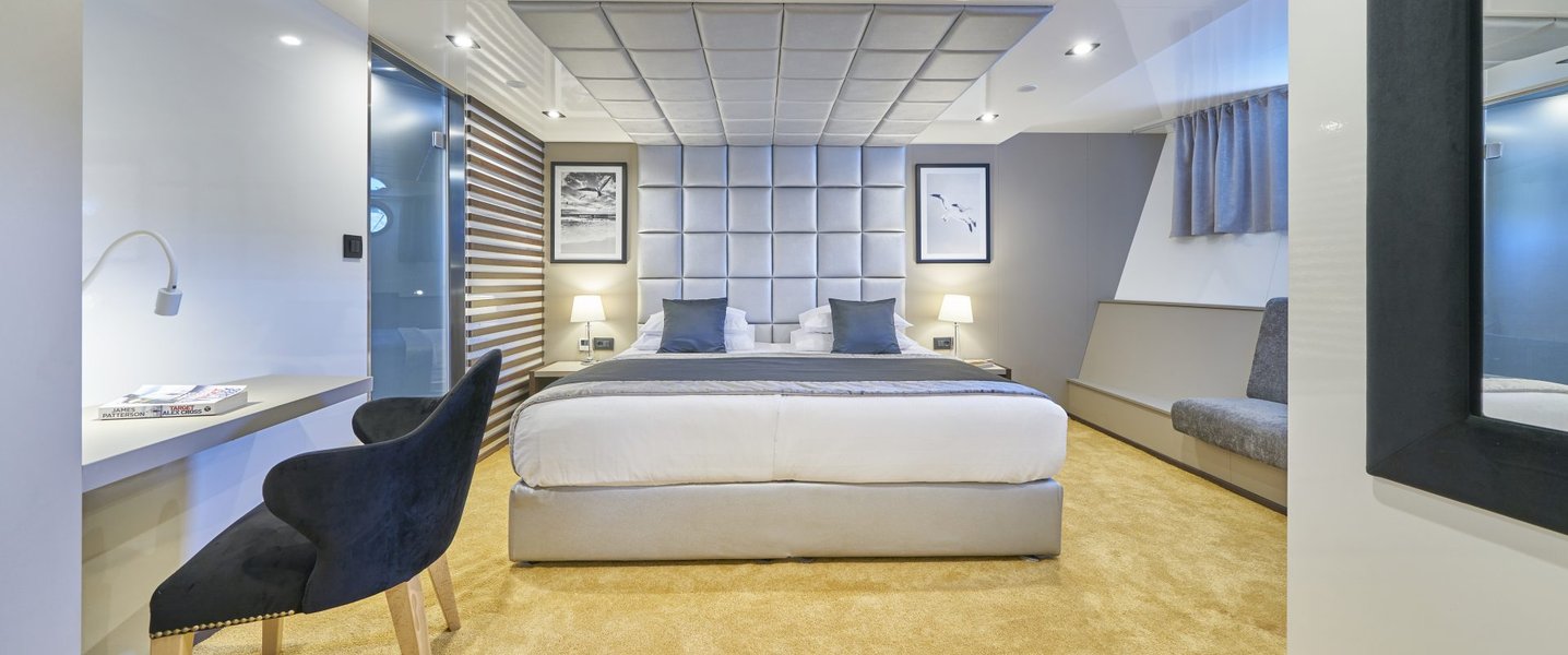 alt_prefix Rara Avis 