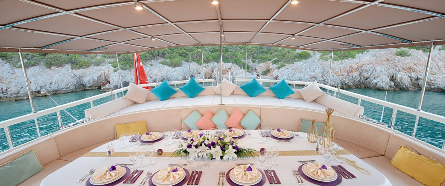 alt_prefix Queen of Salmakis 