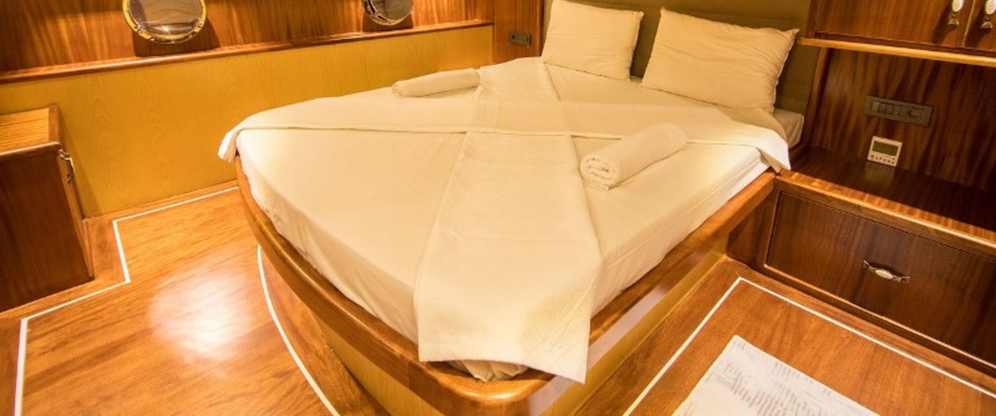 alt_prefix Nevra Queen 