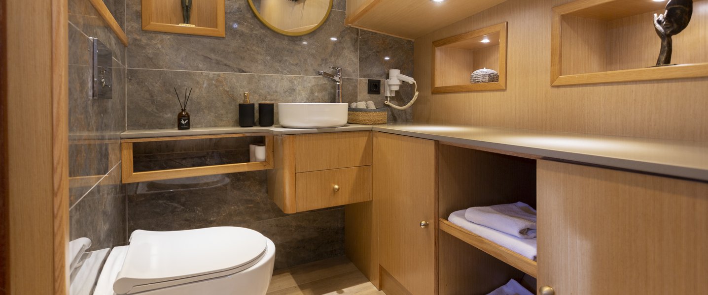 alt_prefix Diva Deniz 