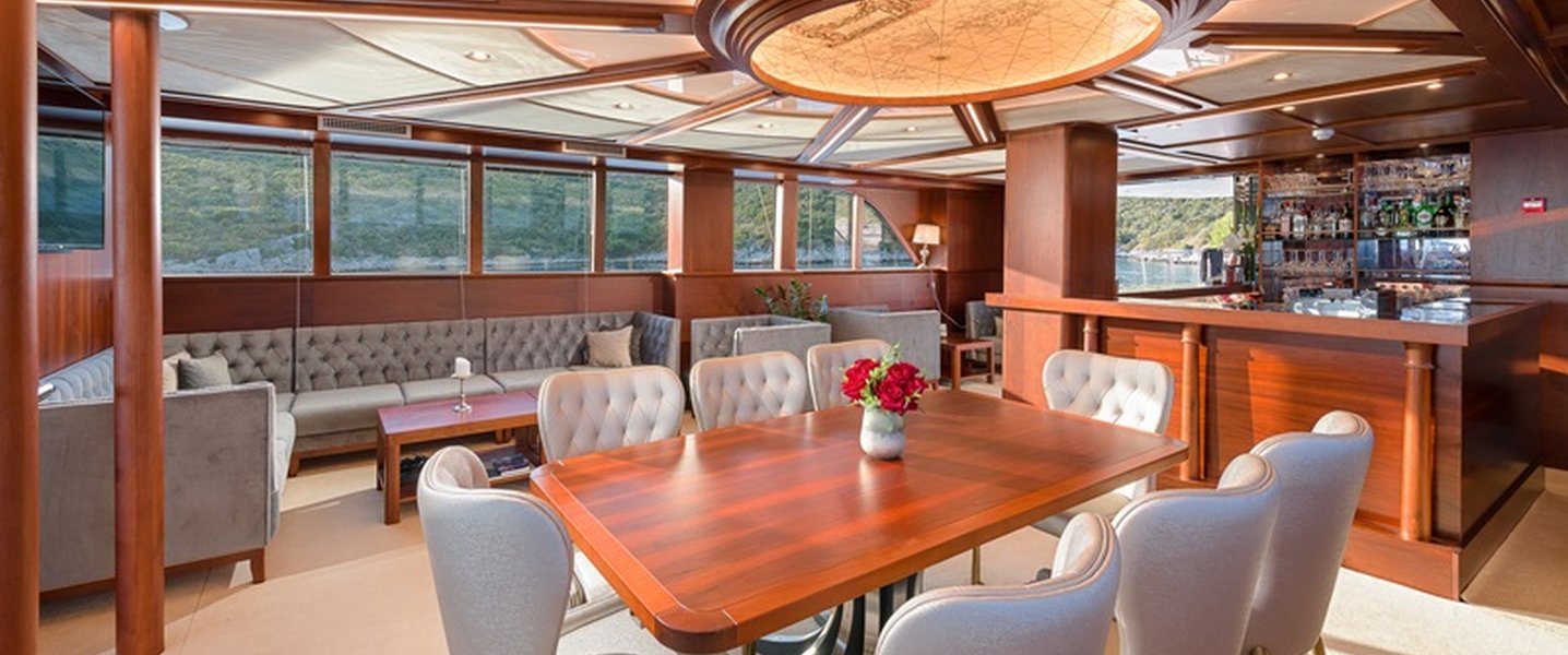 alt_prefix Lady Gita 