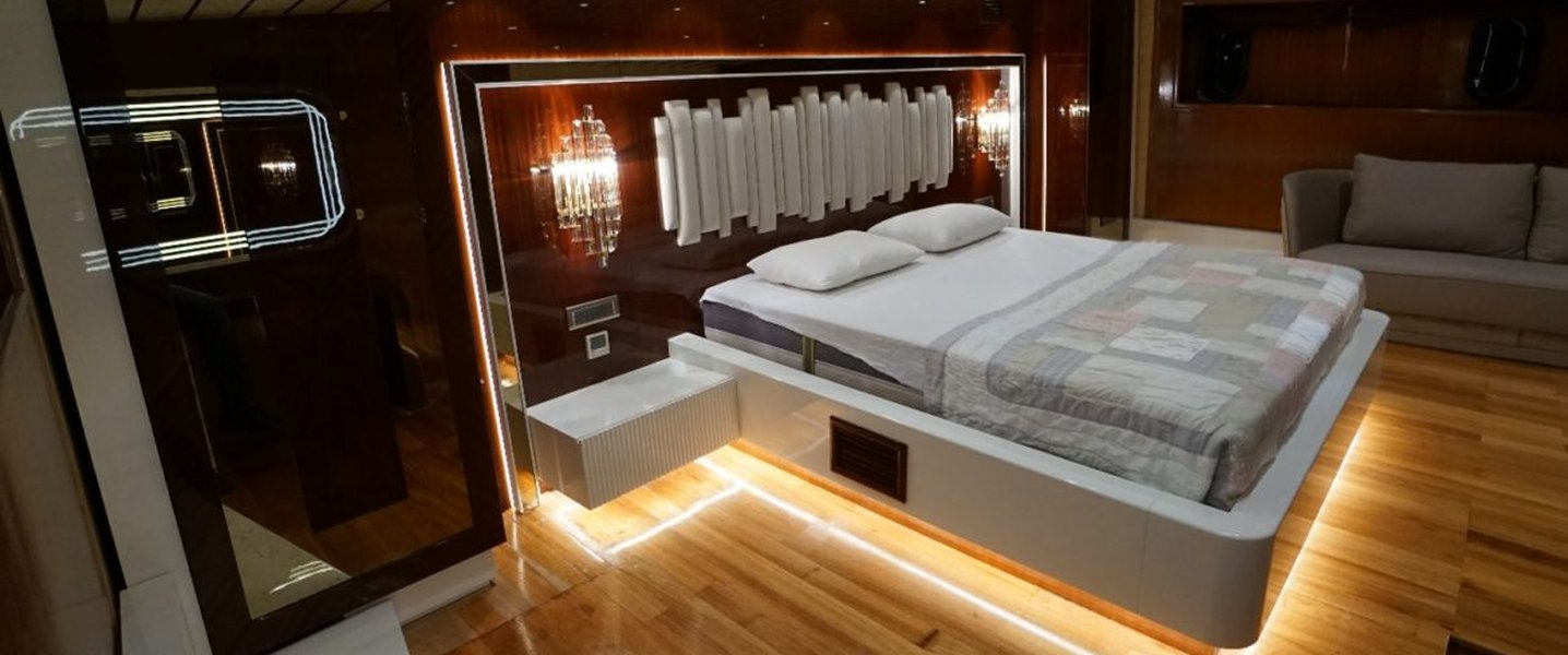 alt_prefix Esma Sultan 