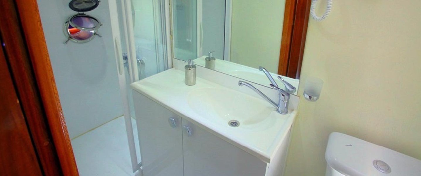 alt_prefix Holiday V 