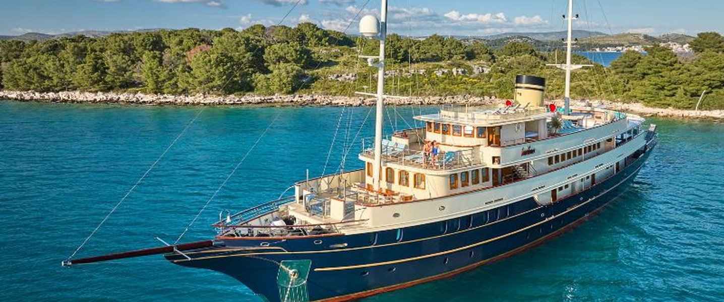 alt_prefix Casablanca 