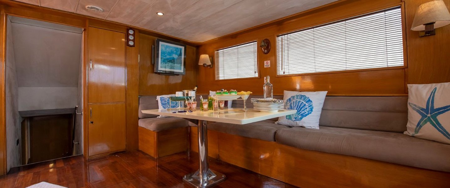 alt_prefix Cemre Mila 