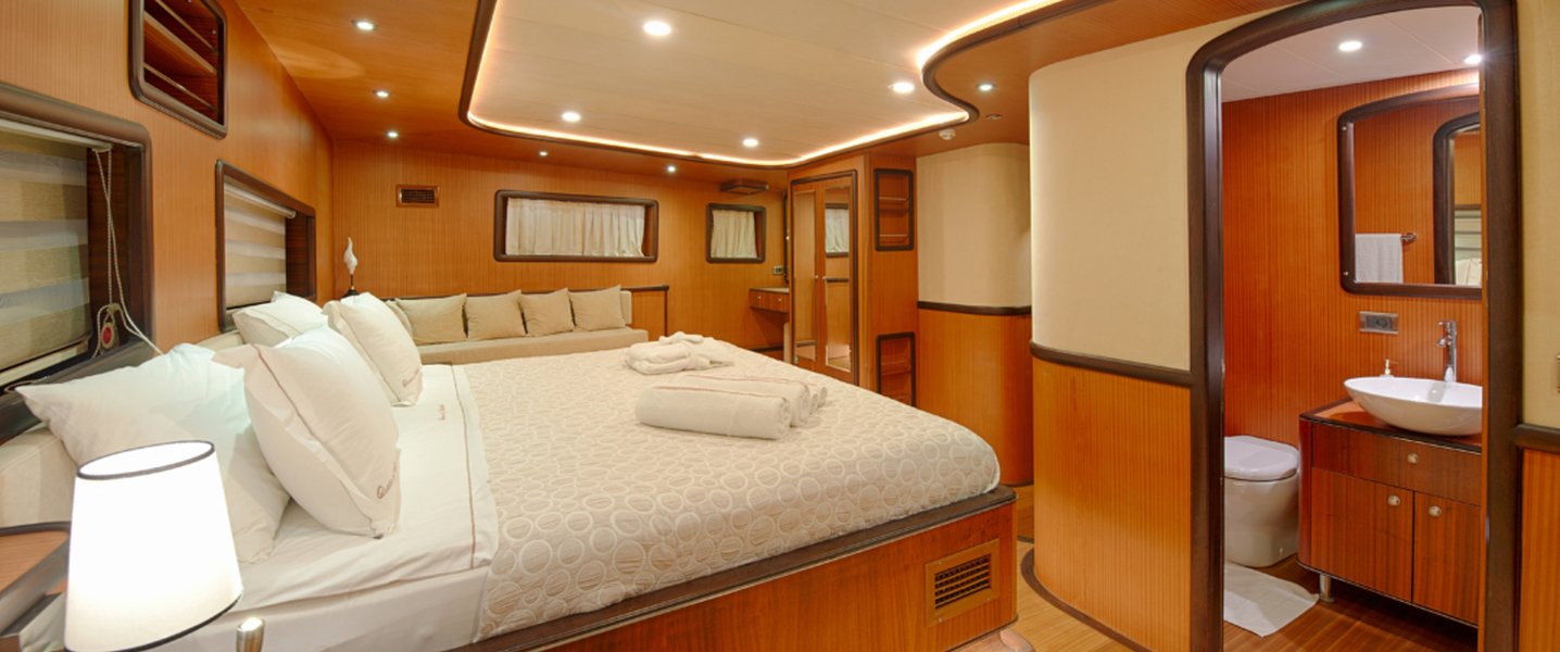 alt_prefix Queen of Salmakis 