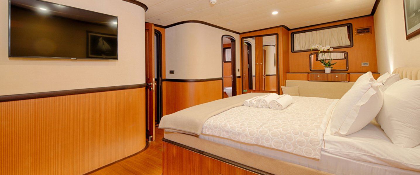 alt_prefix Queen of Salmakis 