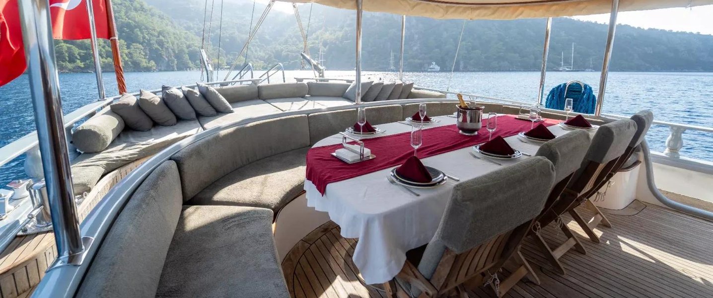 alt_prefix Queen Lila 