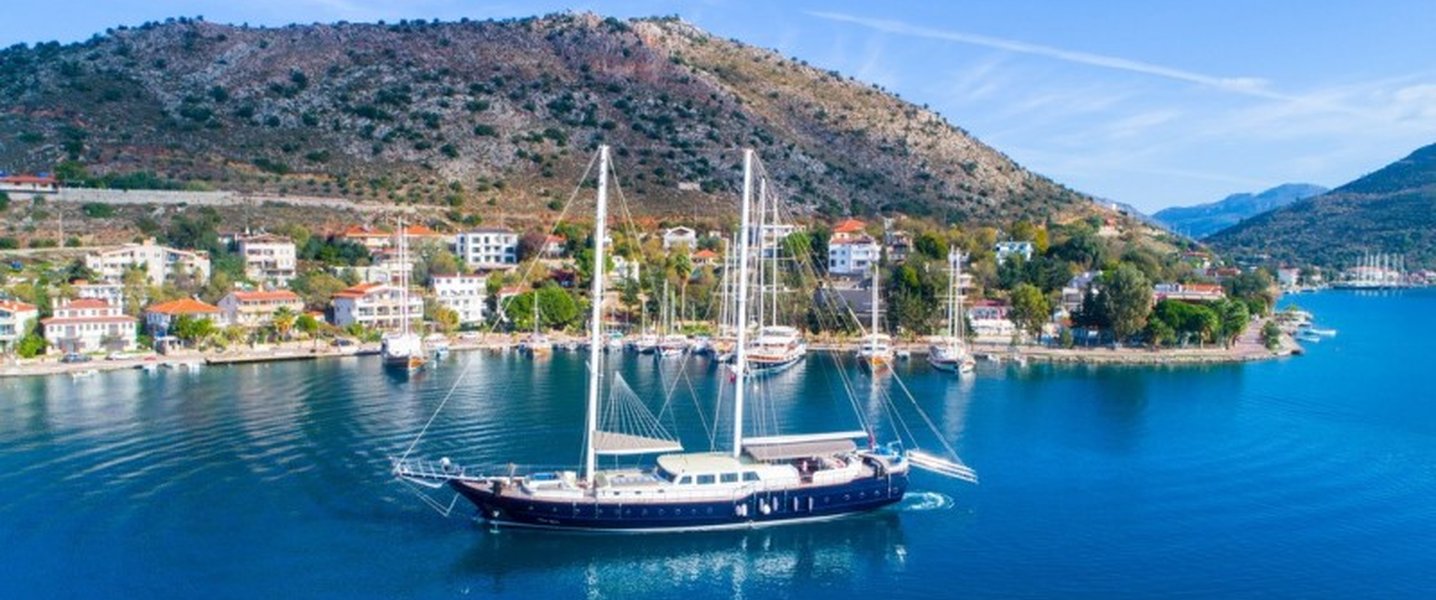 alt_prefix Nevra Queen 