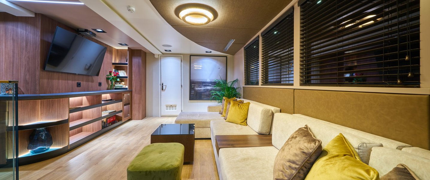 alt_prefix Rara Avis 