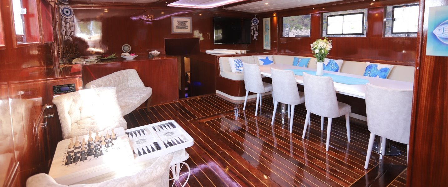 alt_prefix Queen of RTT 