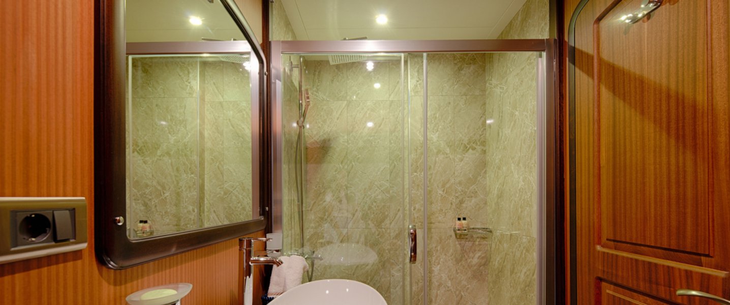 alt_prefix Queen of Salmakis 