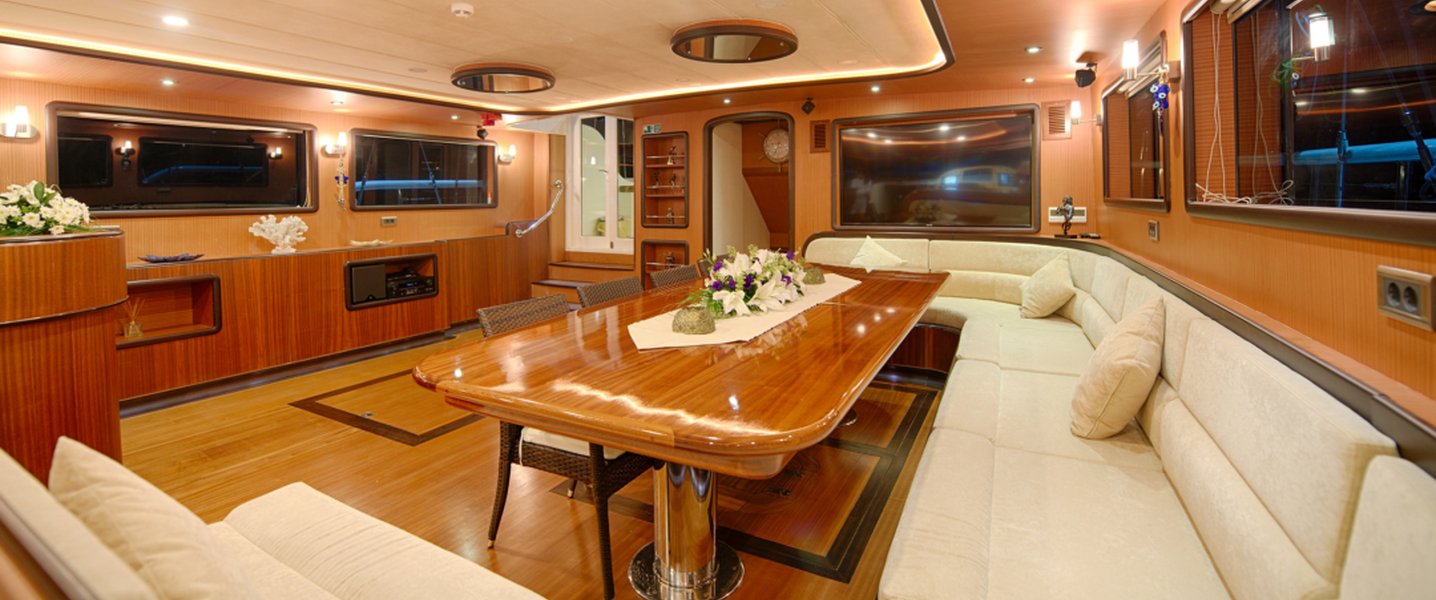 alt_prefix Queen of Salmakis 