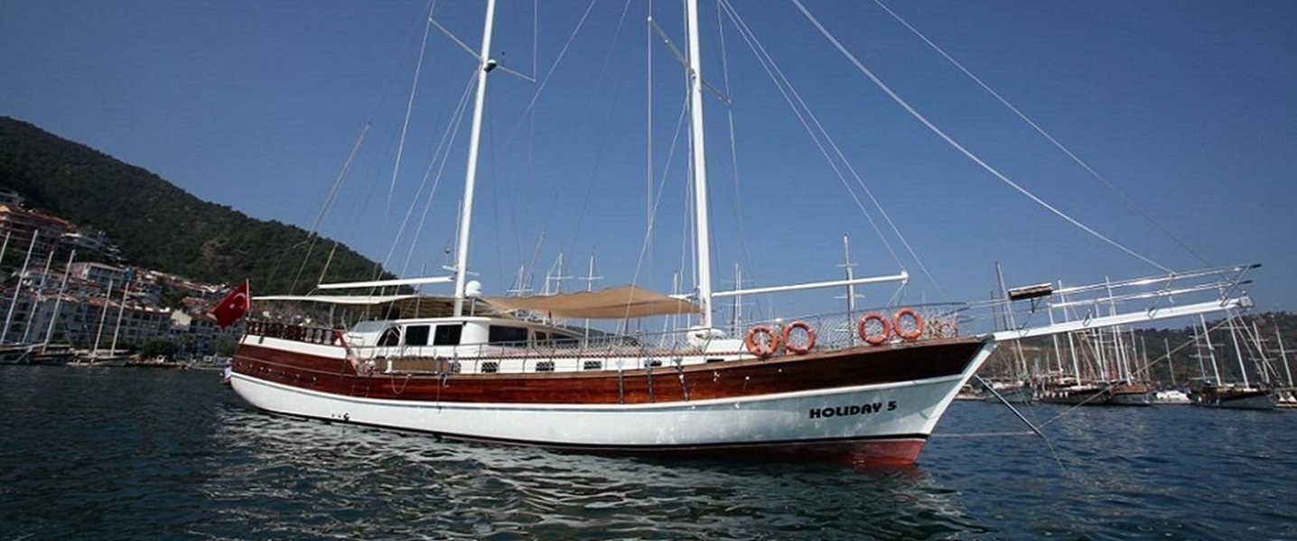 alt_prefix Holiday V 