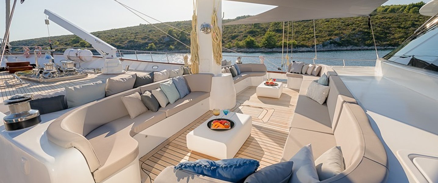 alt_prefix Lady Gita 