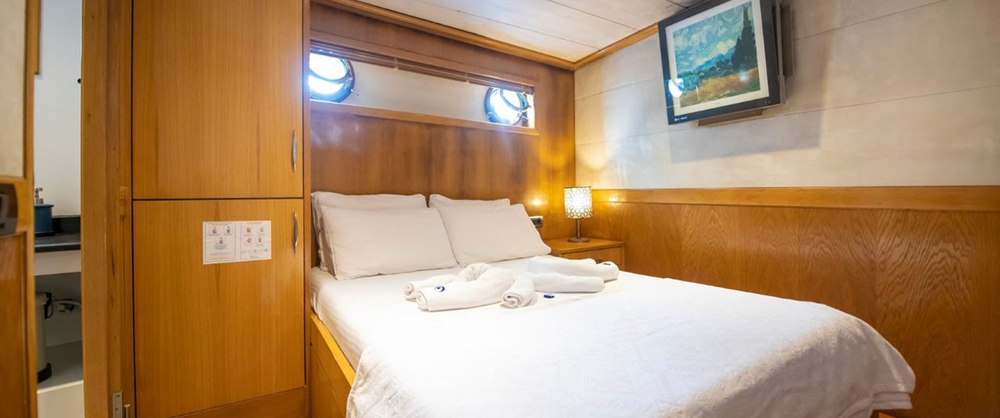 alt_prefix Cemre Mila 