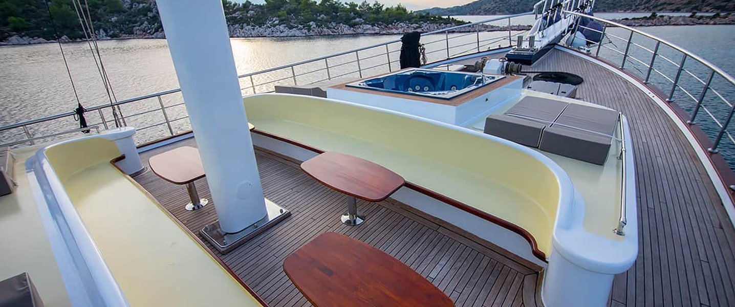 alt_prefix Nevra Queen 