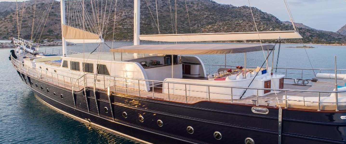 alt_prefix Nevra Queen 