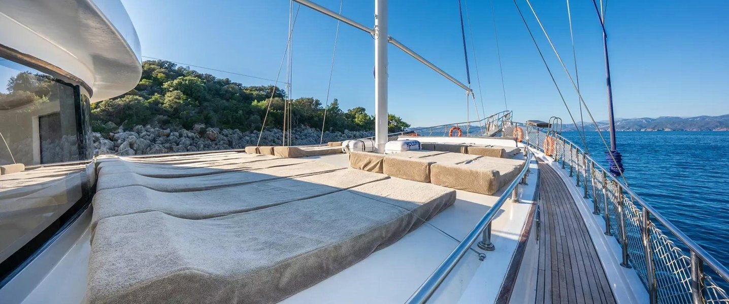 alt_prefix Holiday V 