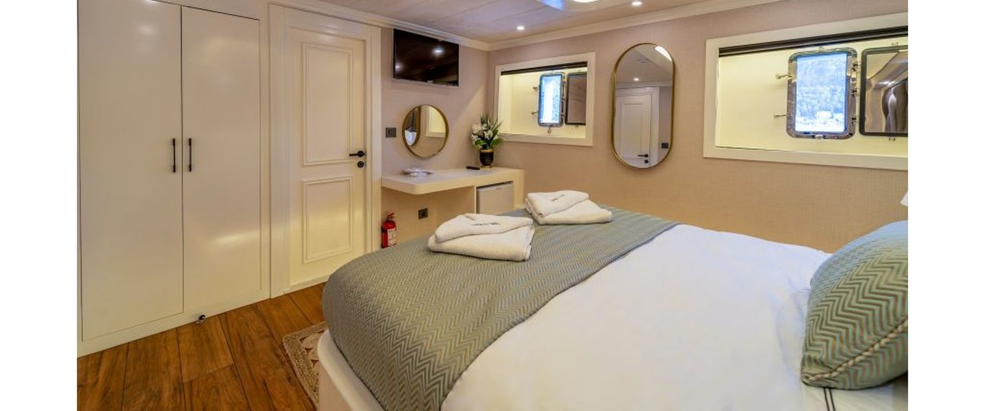 alt_prefix Queen of Makri 