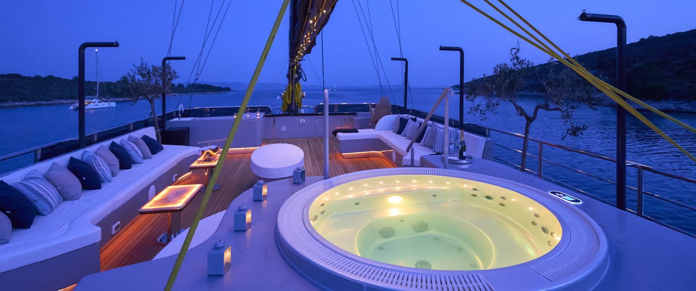 alt_prefix Rara Avis 