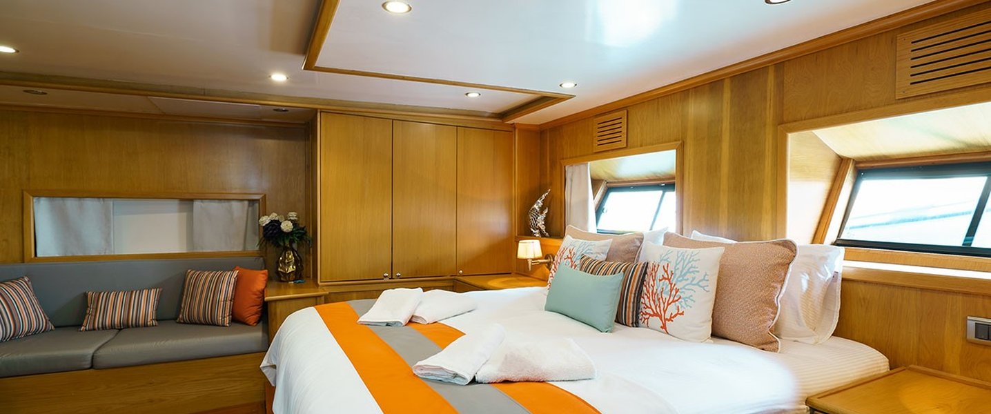 alt_prefix Happy Hours 