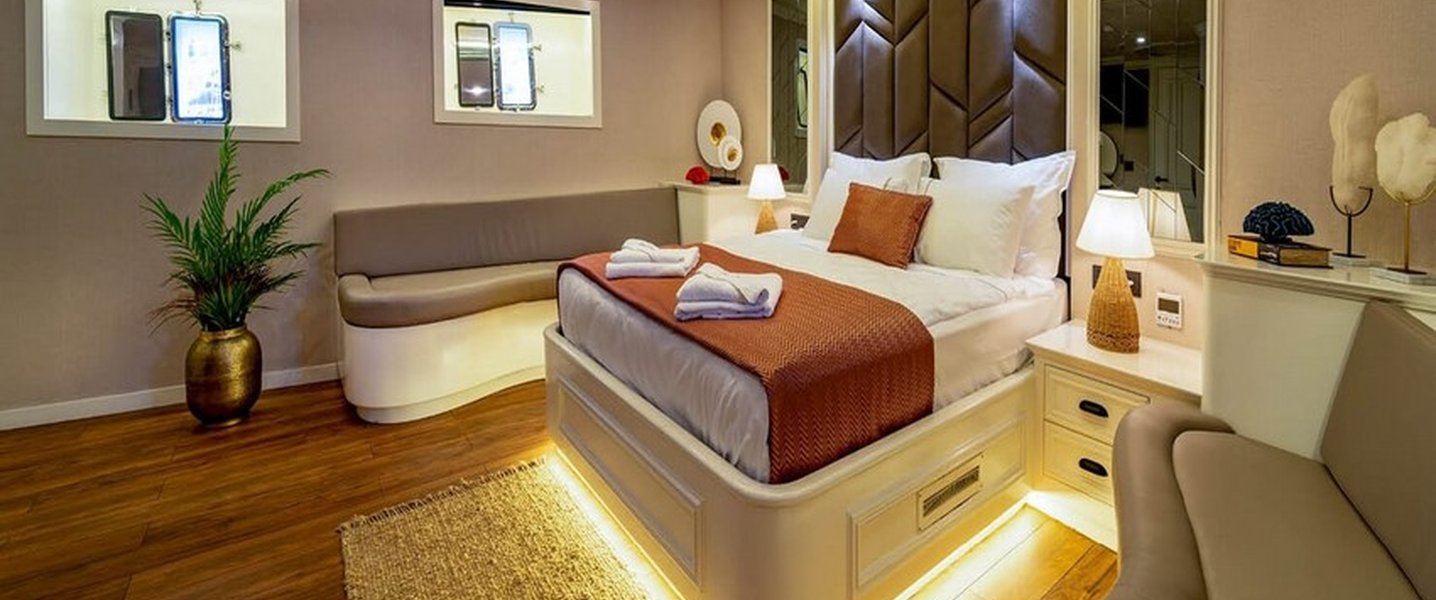 alt_prefix Queen of Makri 