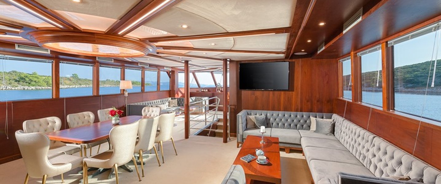 alt_prefix Lady Gita 