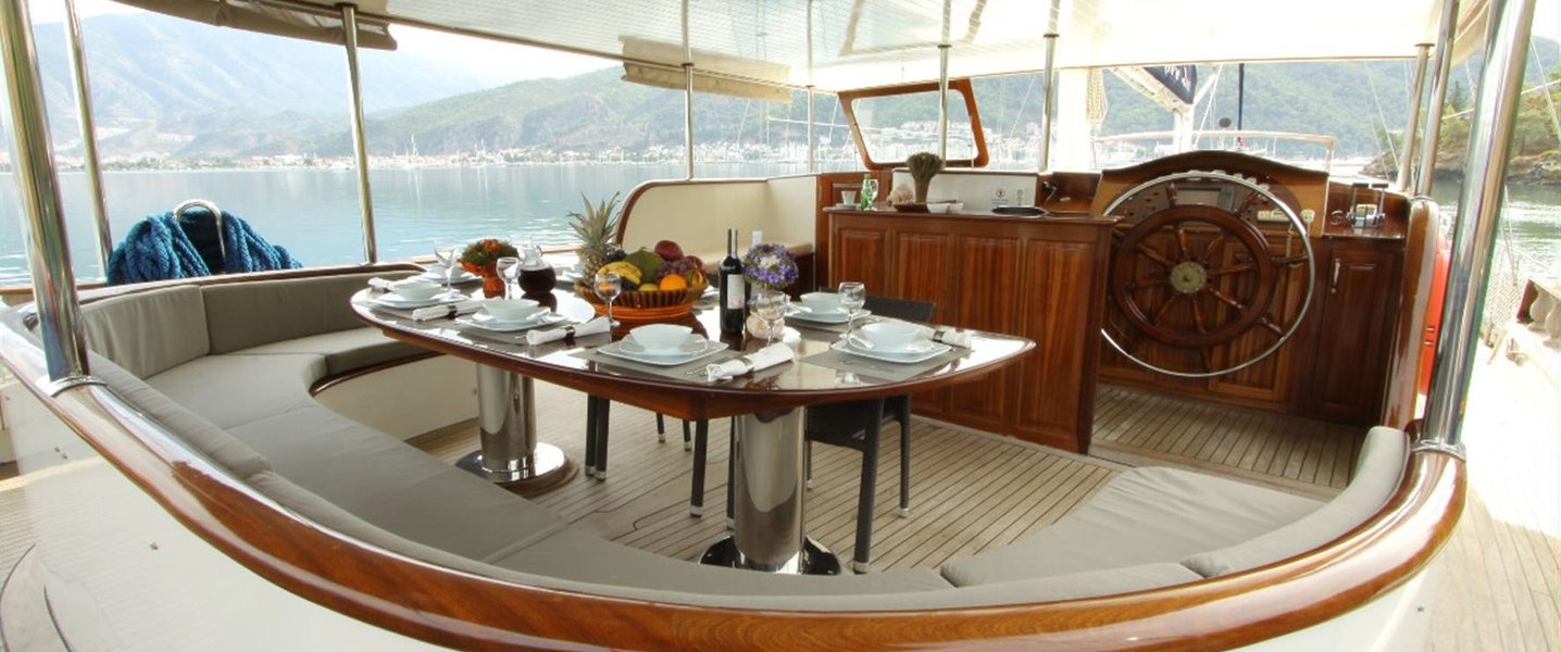 alt_prefix Queen Lila 