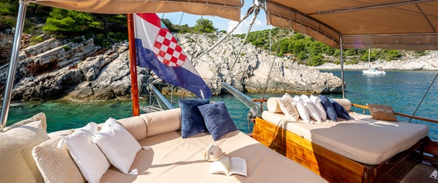 alt_prefix Ana Maria 