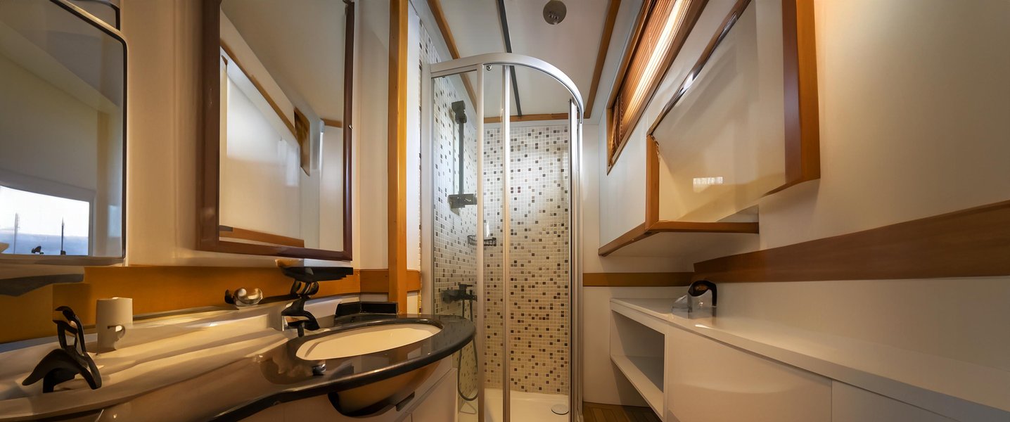 alt_prefix Cemre Mila 