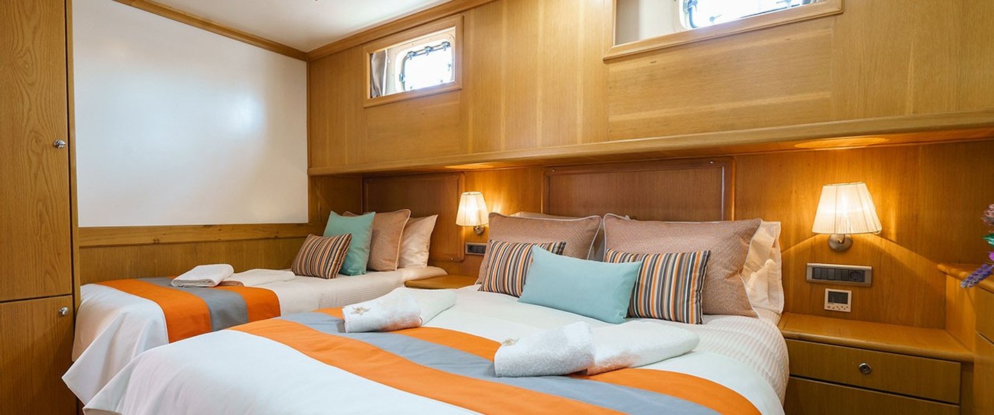 alt_prefix Happy Hours 