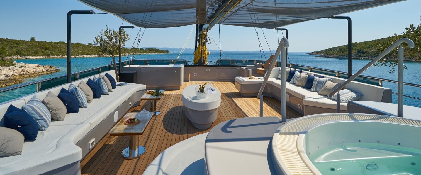 alt_prefix Rara Avis 