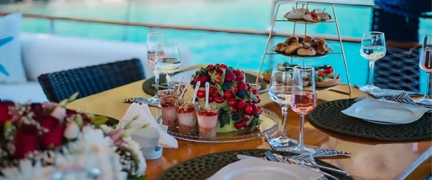 alt_prefix Cemre Mila 