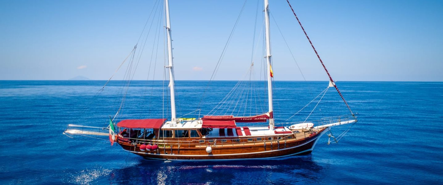 alt_prefix Latife Sultan 