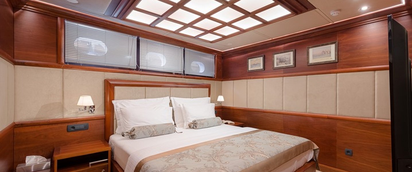 alt_prefix Lady Gita 