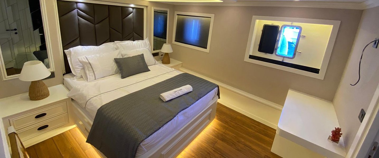 alt_prefix Queen of Makri 