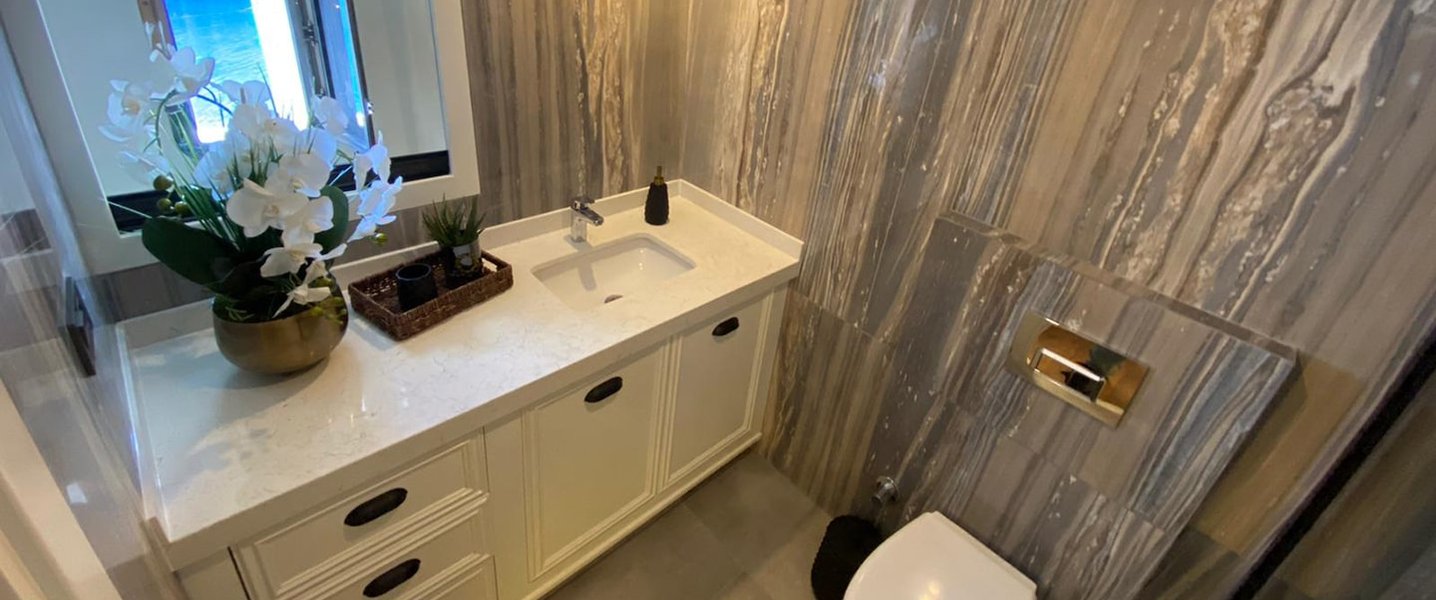 alt_prefix Queen of Makri 