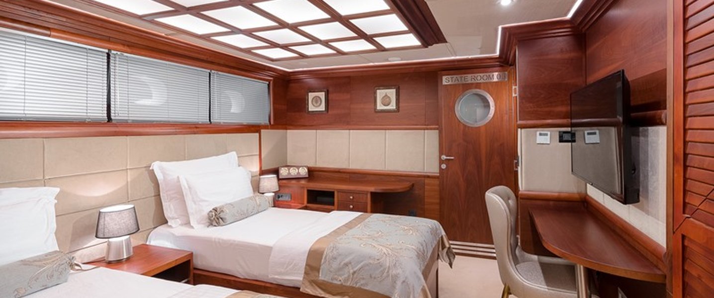 alt_prefix Lady Gita 