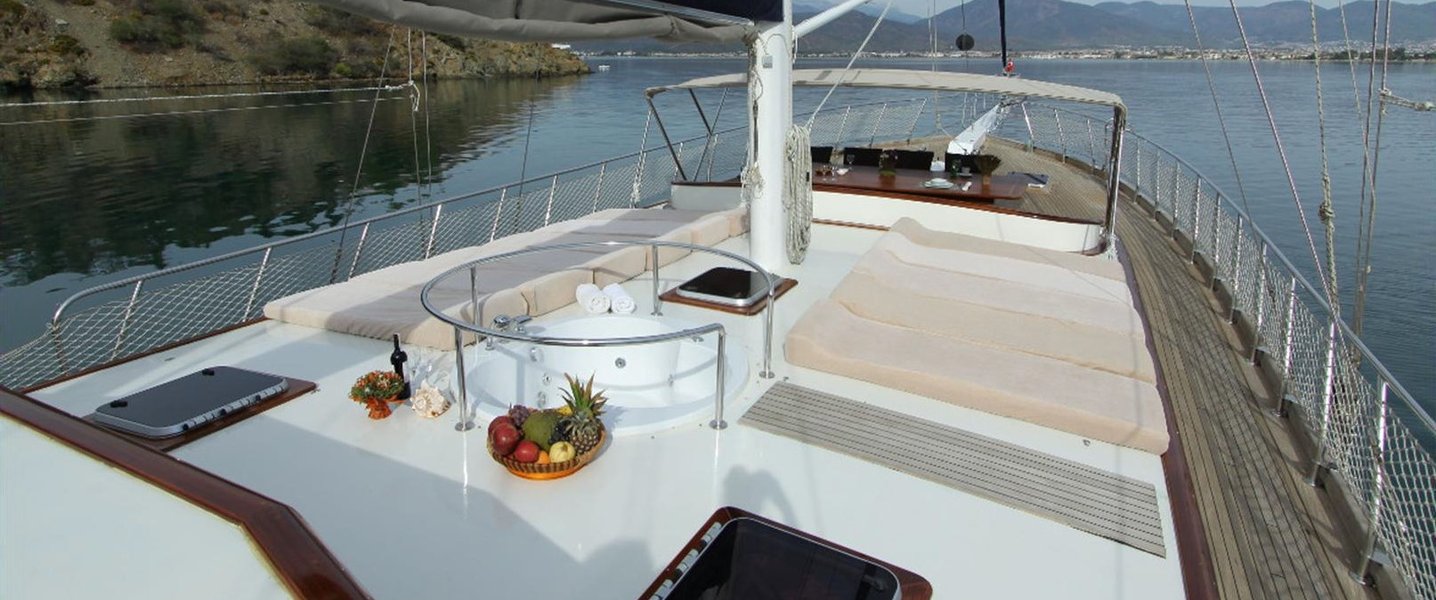 alt_prefix Queen Lila 