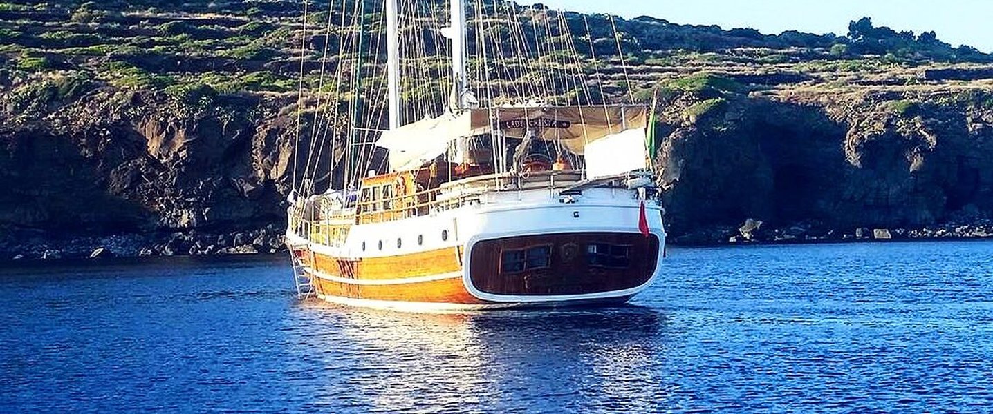 alt_prefix Donna Marisa 