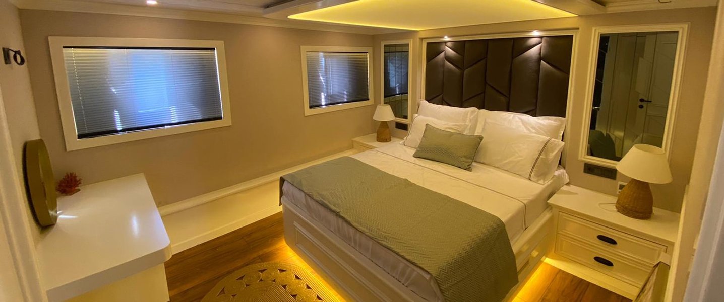 alt_prefix Queen of Makri 