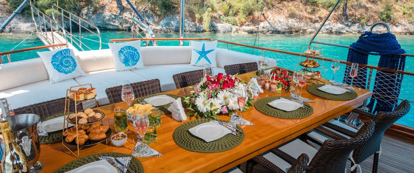 alt_prefix Cemre Mila 