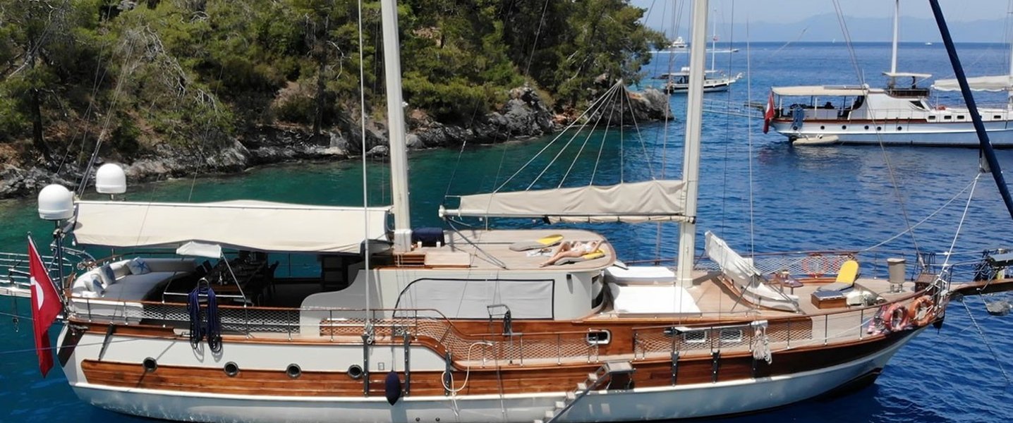 alt_prefix Cemre Mila 