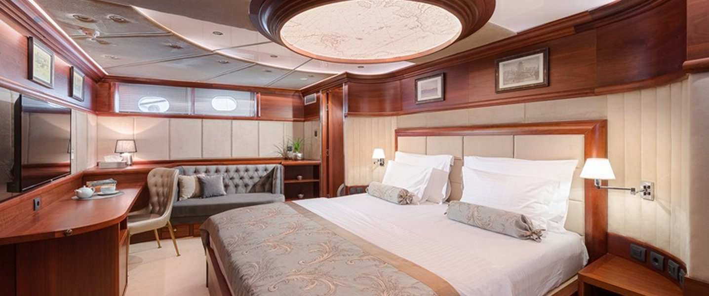 alt_prefix Lady Gita 